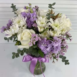 Soft Lilac Flowers For Tustin Delivery