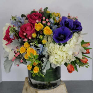 Grand Gesture Flower Arrangement