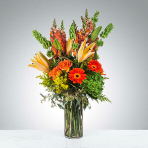 Buenos Dias bright, tall flower bouquet